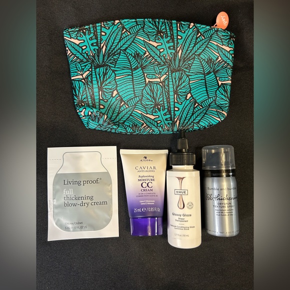 Cosmetic Bag with Samples - Treat Yourself or Someone Else - Picture 3 of 3